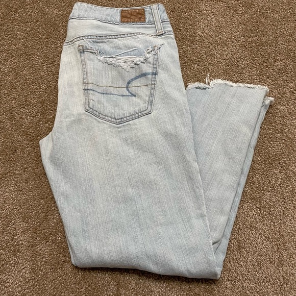 American Eagle Outfitters Denim - American Eagle Destroyed Tomgirl Jeans Size 2